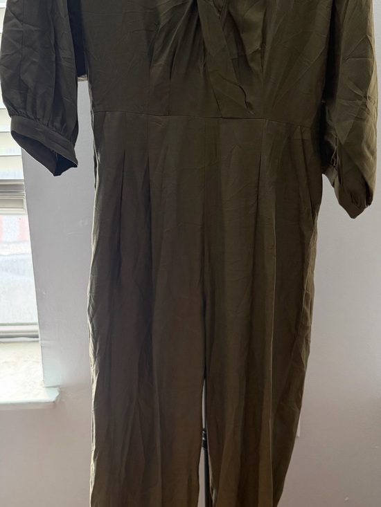 BCBGMaxAzria Pants - BCBGMaxAzria Olive Junpsuit size Small
